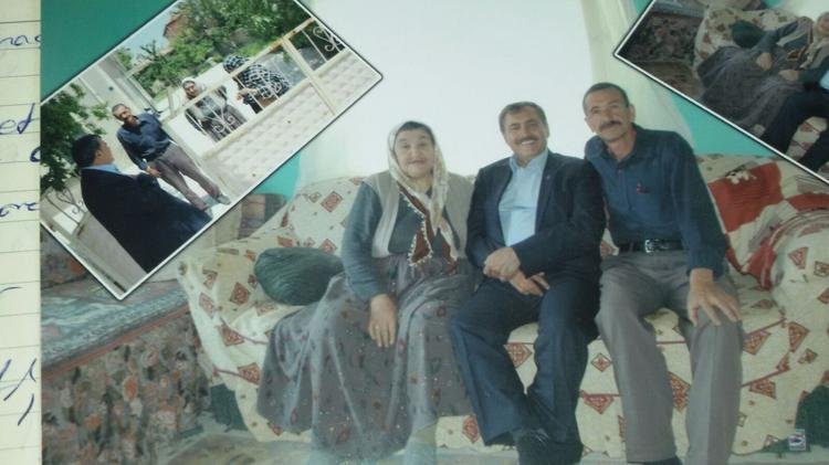 Orman ve Su İşleri Bakanı Prof. Dr. Veysel Eroğlu halası Şükriye Imış'ı ziyaret ettiğinde çekilmiş fotoğraf